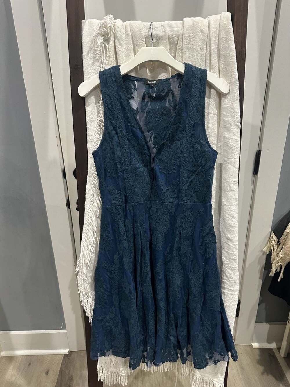 Wishlist Dress Size L Blue Floral Lace Sleeveless V-Neck Mini